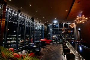 Панорамный ресторан lounge с азиатской кухней BAR:DOT XX1
