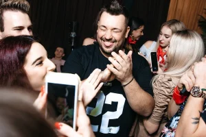 Ночной клуб Руки ВВверх! Бар: атмосфера
